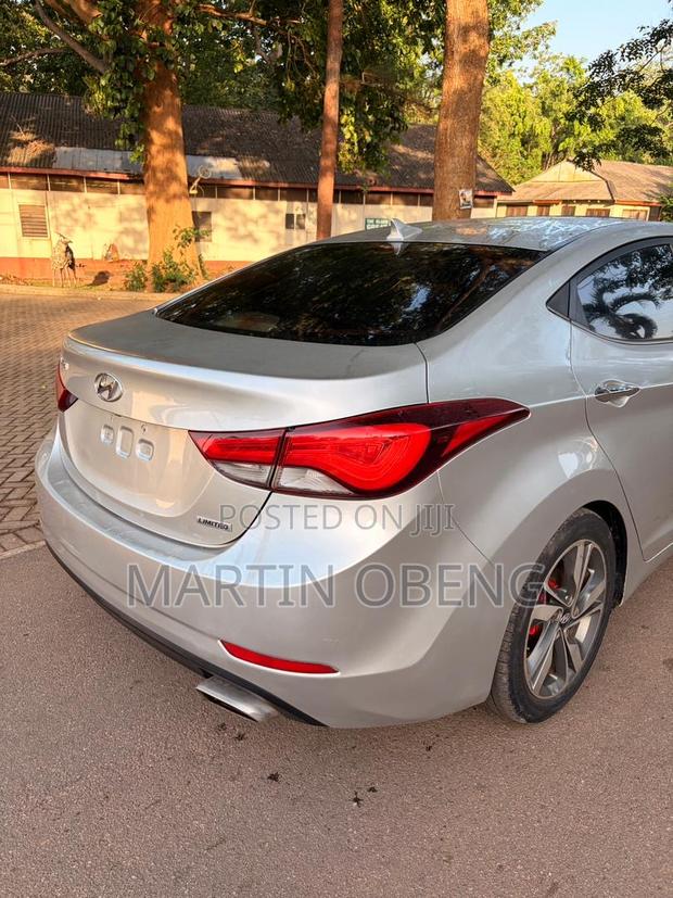 Hyundai Elantra Limited 4dr Sedan (1.8L 4cyl 6A) 2014 Silver