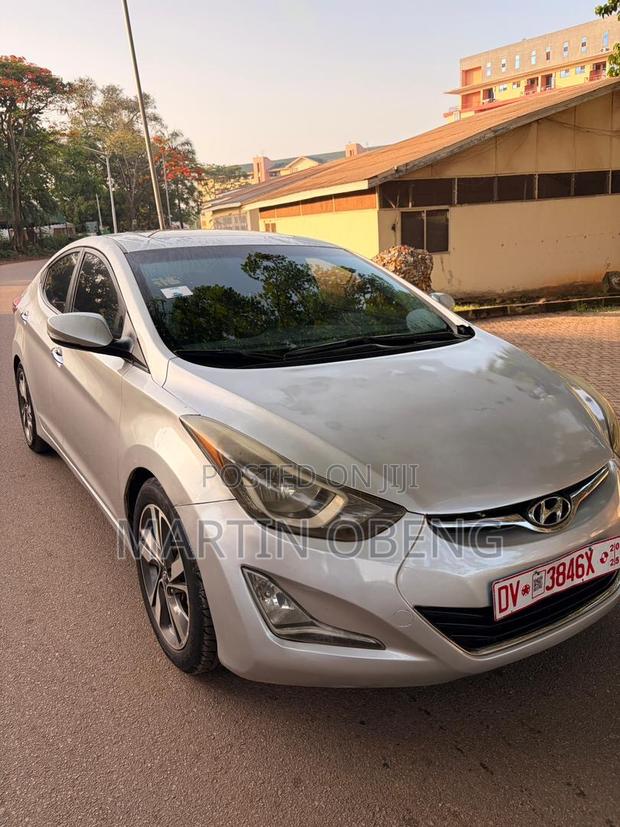 Hyundai Elantra Limited 4dr Sedan (1.8L 4cyl 6A) 2014 Silver
