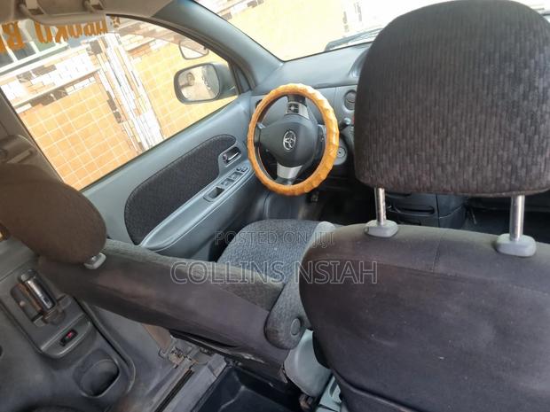 Toyota Sienta 2012 Brown