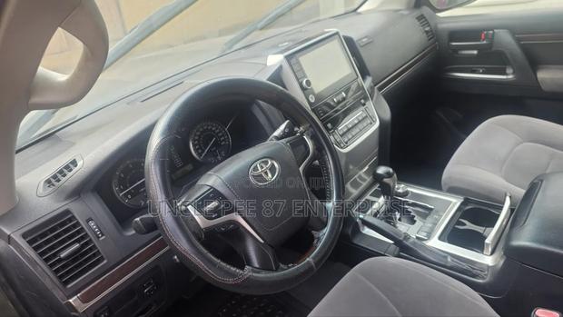 Toyota Land Cruiser 2017 Black
