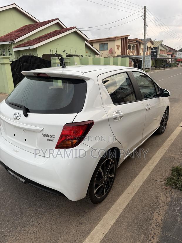 Toyota Yaris SE Hatchback 5dr 2015 White