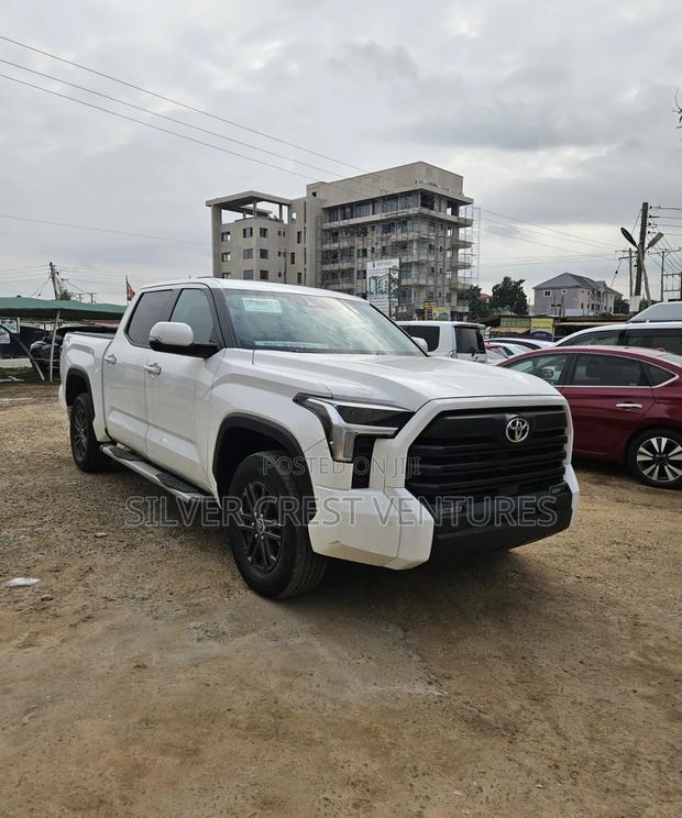 Toyota Tundra 2024 White