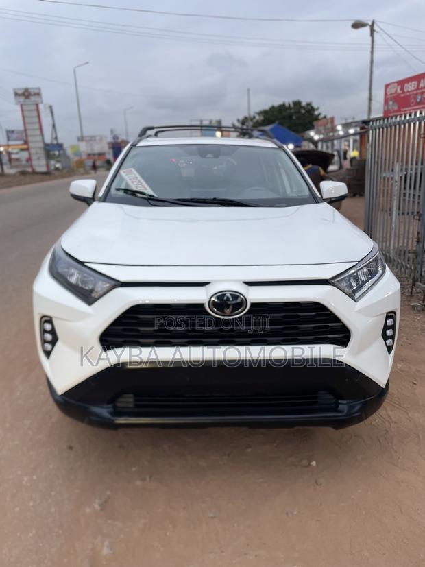 Toyota RAV4 2020 White