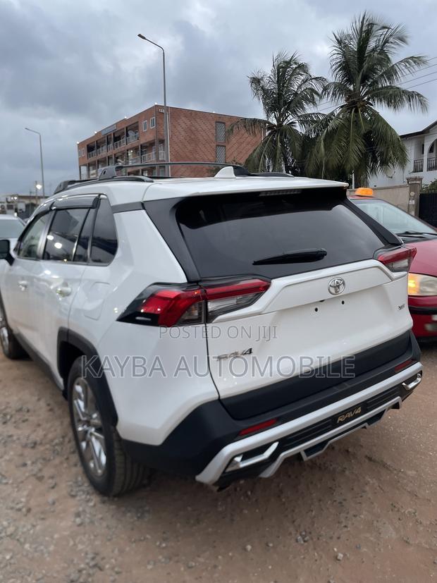 Toyota RAV4 2020 White