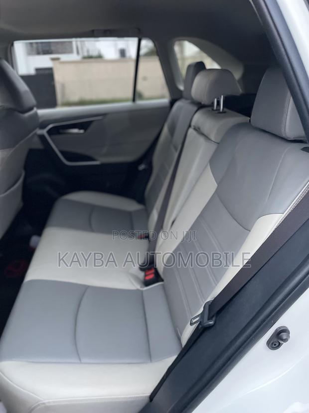 Toyota RAV4 2020 White