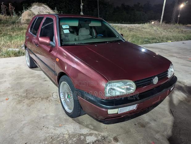 Volkswagen Golf 2000 Burgundy