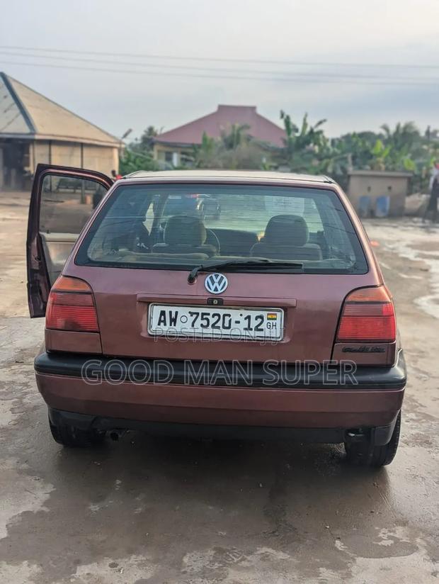 Volkswagen Golf 2000 Burgundy