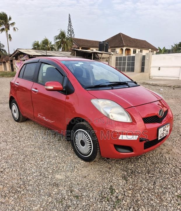 Toyota Vitz 2010 Red