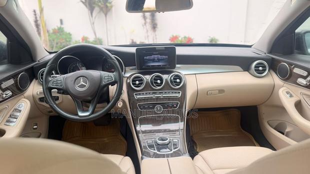 Mercedes-Benz C300 2017 Blue