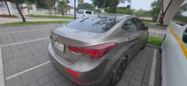 Hyundai Elantra 2014 Gold