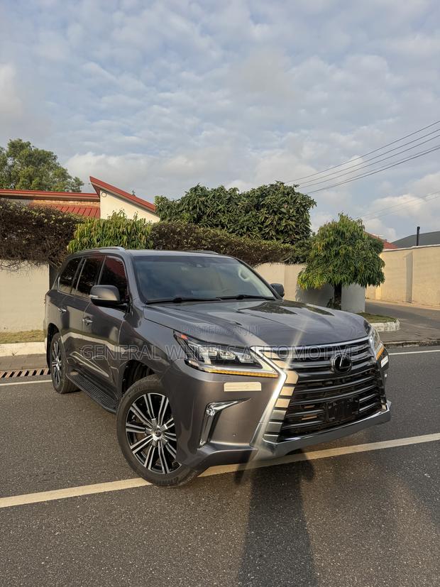 Lexus LX 570 AWD 2020 Gray