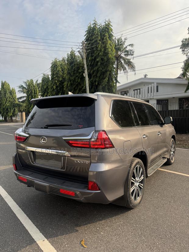 Lexus LX 570 AWD 2020 Gray