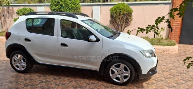Renault Sandero 2017 White