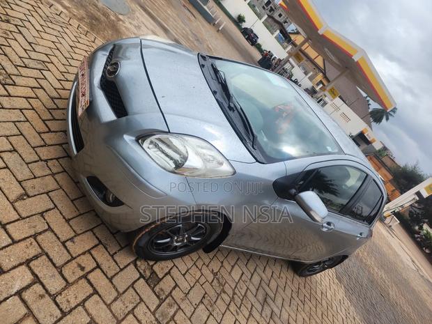 Toyota Vitz 2010 Gray