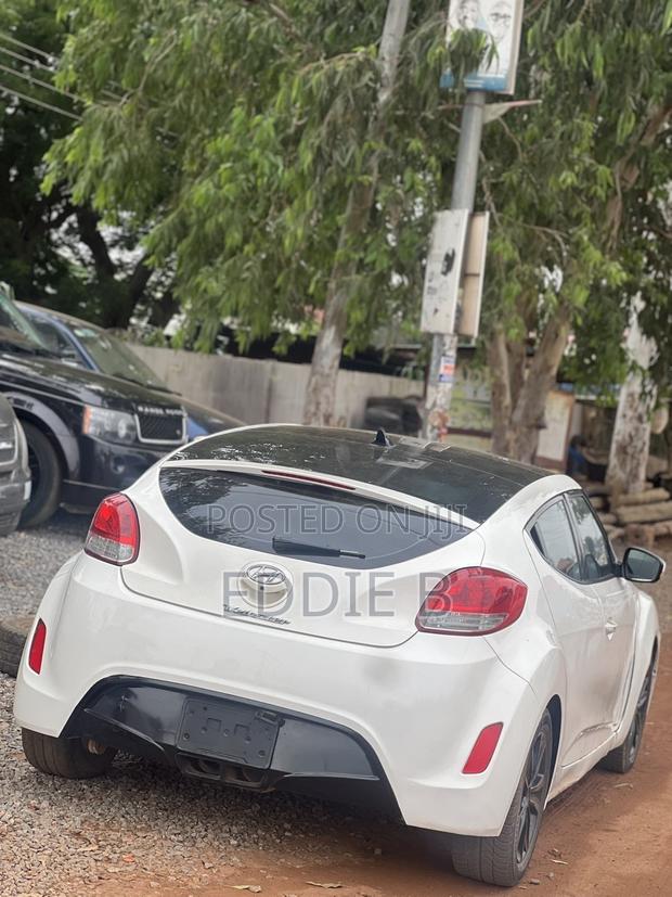 Hyundai Veloster Automatic 2012 White