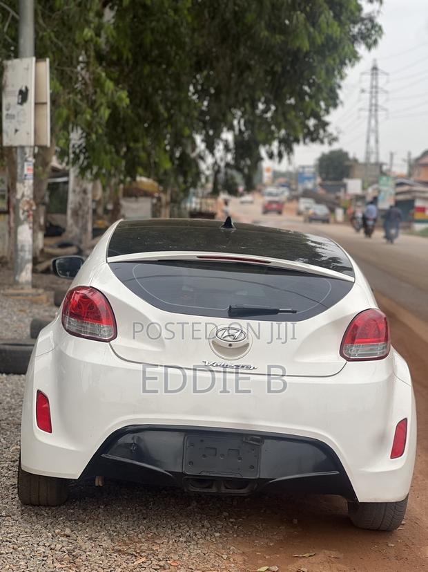 Hyundai Veloster Automatic 2012 White