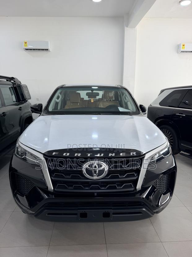 New Toyota Fortuner 2025 Black
