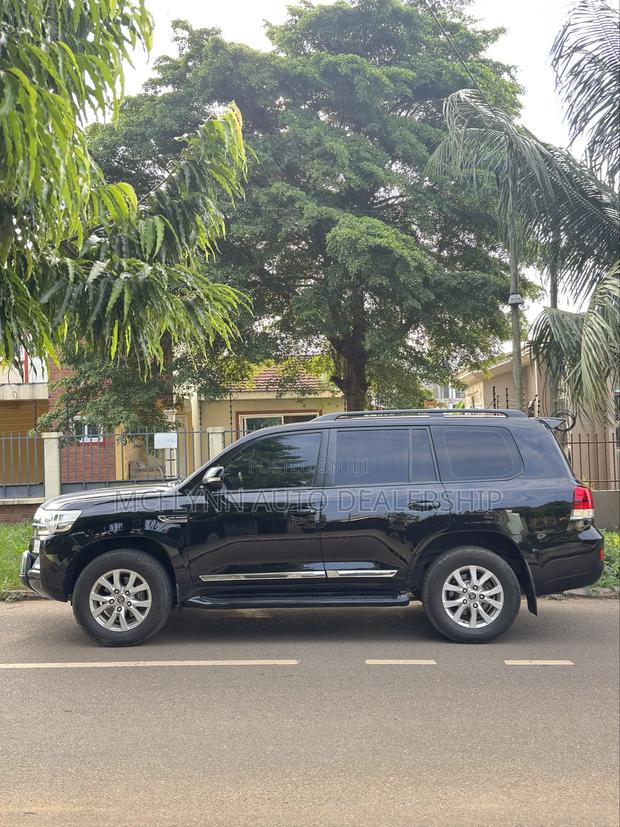 Toyota Land Cruiser 2021 Black
