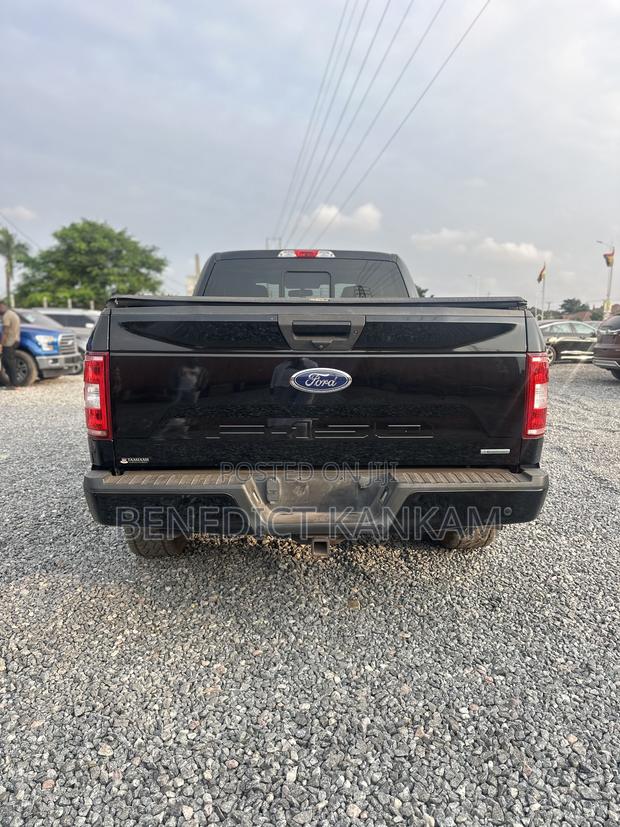 Ford F-150 XLT 4x4 SuperCab Styleside 8 ft. box 163 in. WB 2018 Black
