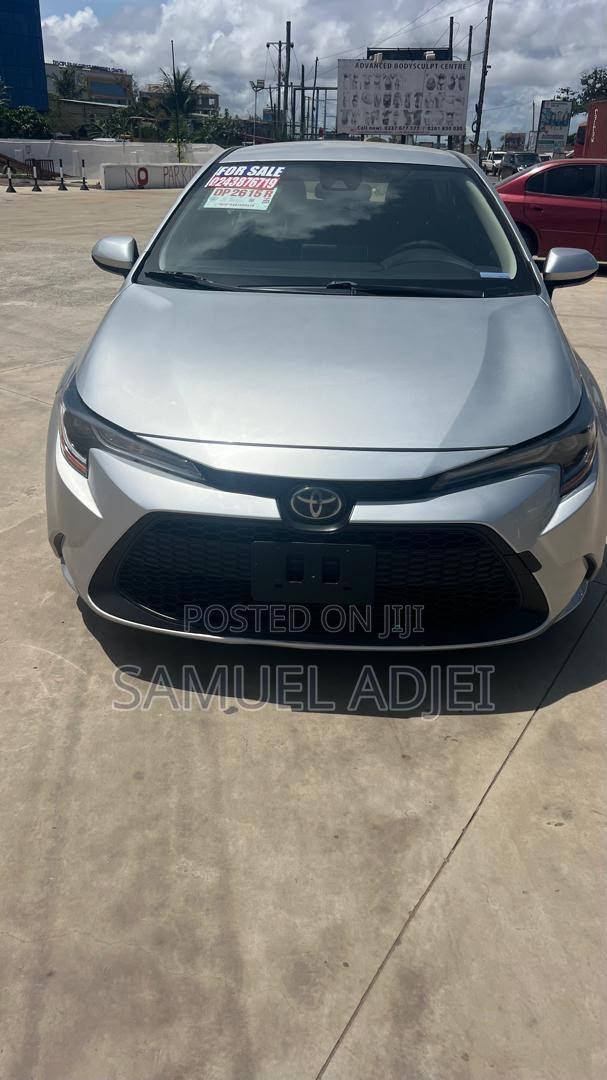 Toyota Corolla LE 2020 Silver