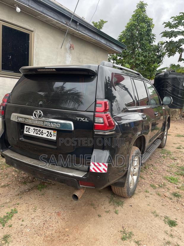 Toyota Land Cruiser Prado 2022 Black