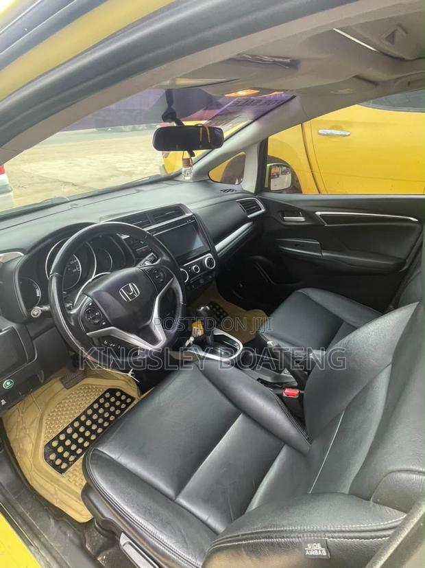 Honda Fit 2016 Yellow