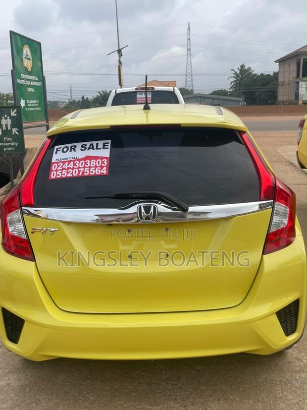 Honda Fit 2016 Yellow