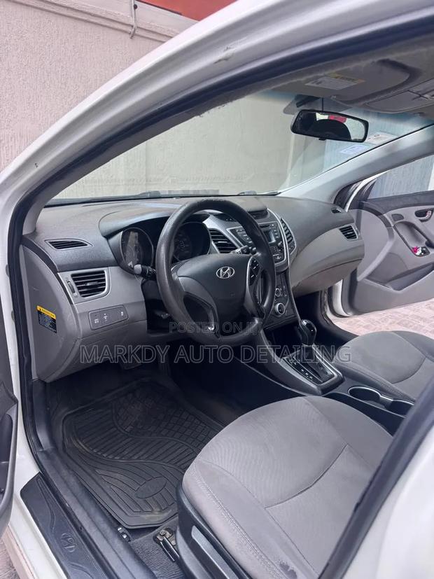 Hyundai Elantra 2013 White