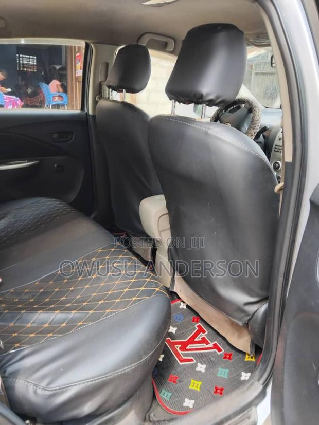 Toyota Belta 2010 Silver