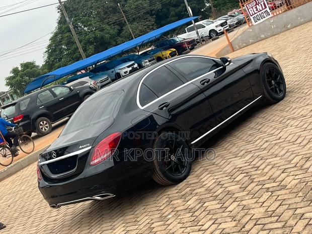 Mercedes-Benz C300 2015 Black