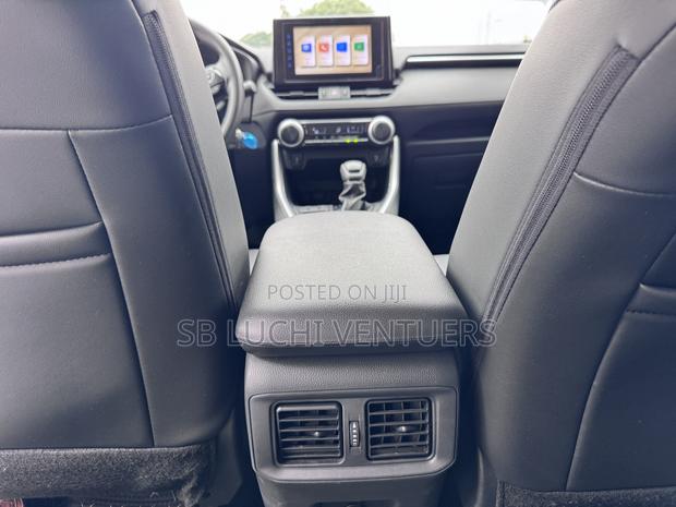 Toyota RAV4 2023 White