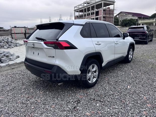 Toyota RAV4 2023 White