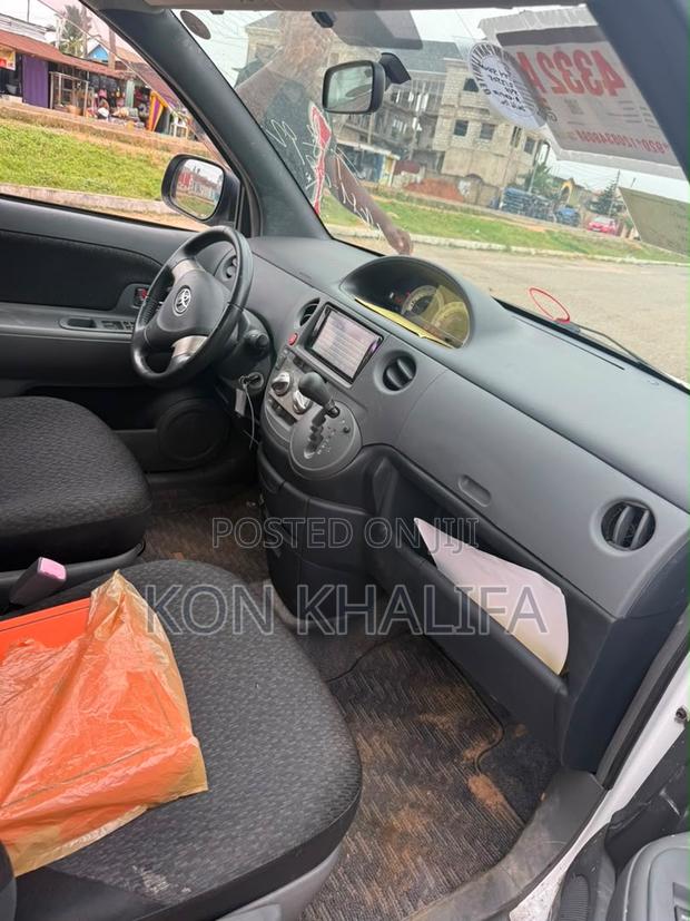 Toyota Sienta 1.5 FWD 2014 White