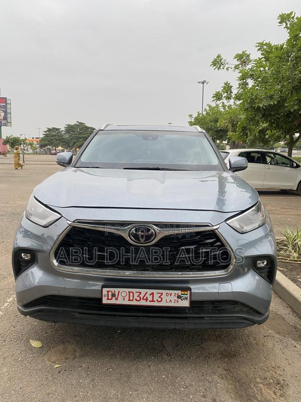 Toyota Highlander XLE 2022 Blue