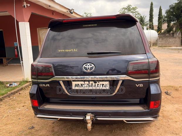 Toyota Land Cruiser 5.7 V8 GXR 2019 Black