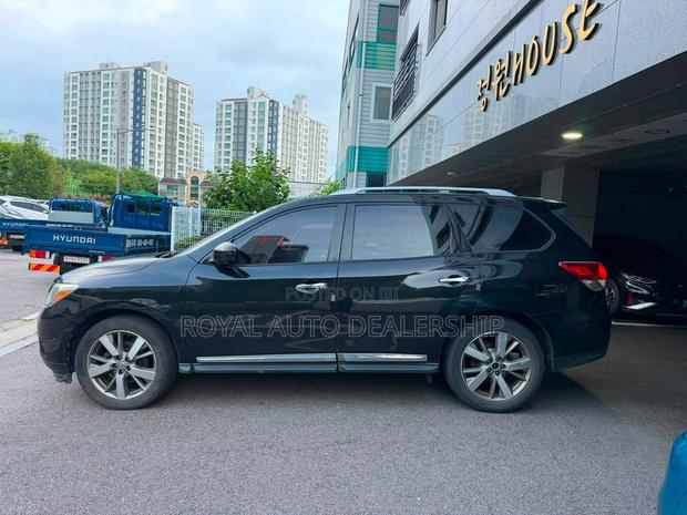 Nissan Pathfinder Platinum 4dr SUV (3.5L 6cyl CVT) 2015 Black