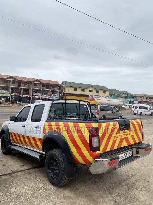 Nissan Hardbody 2009 White