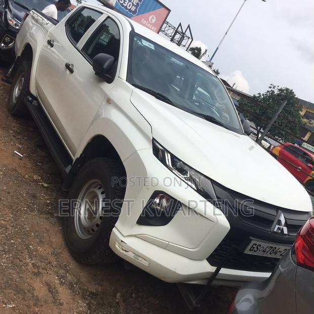 Mitsubishi L200 2023 White
