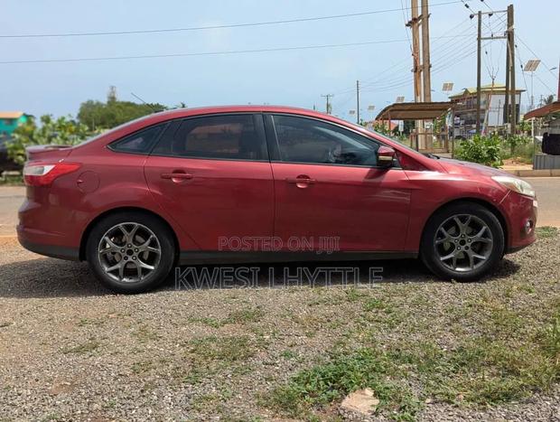 Ford Focus 2013 Red