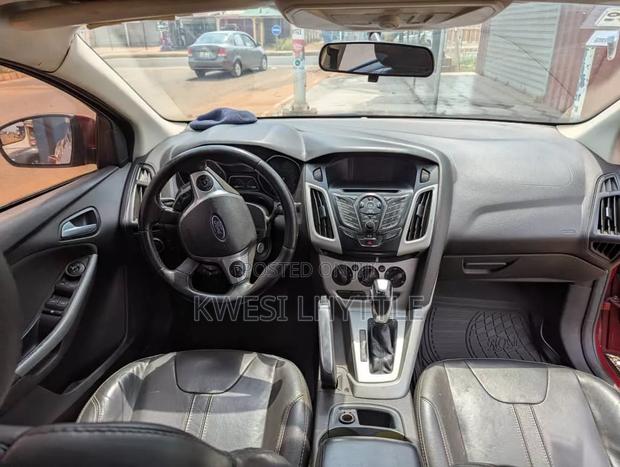 Ford Focus 2013 Red