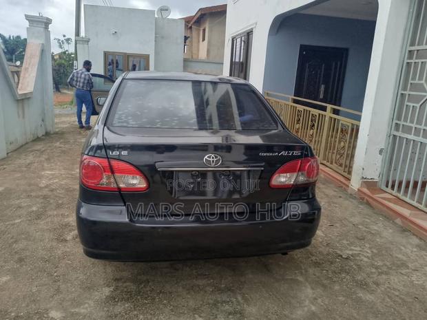 Toyota Corolla Altis 2010 Black
