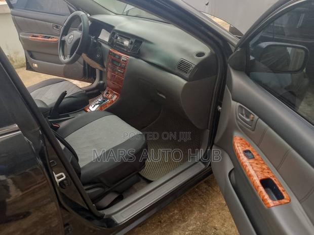Toyota Corolla Altis 2010 Black