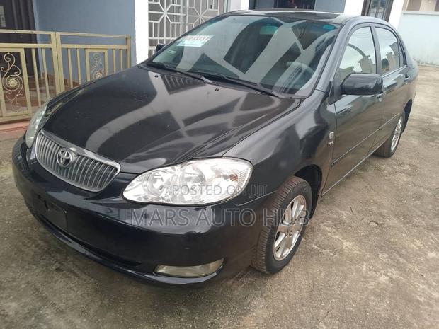 Toyota Corolla Altis 2010 Black