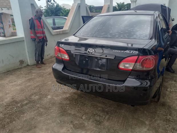 Toyota Corolla Altis 2010 Black