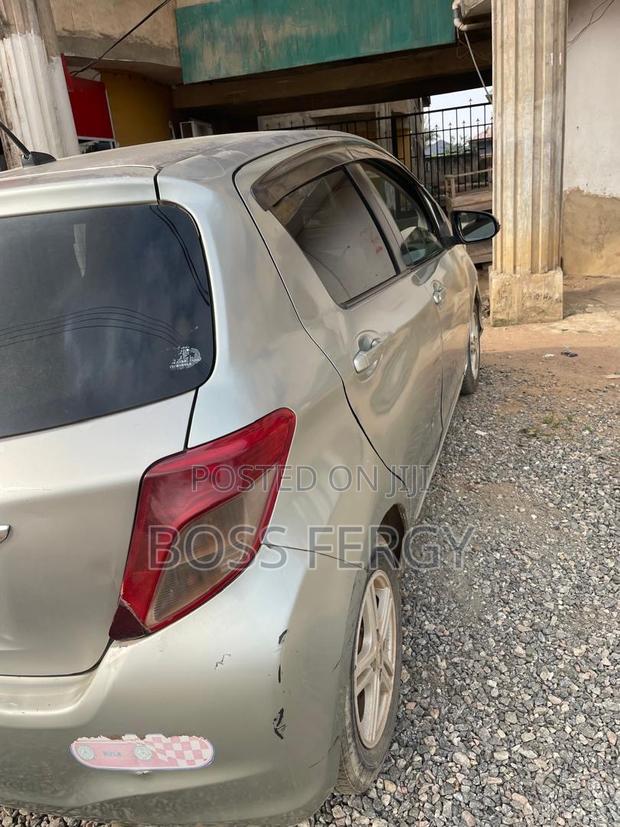 Toyota Vitz 1.3 FWD 3dr 2012 Gray