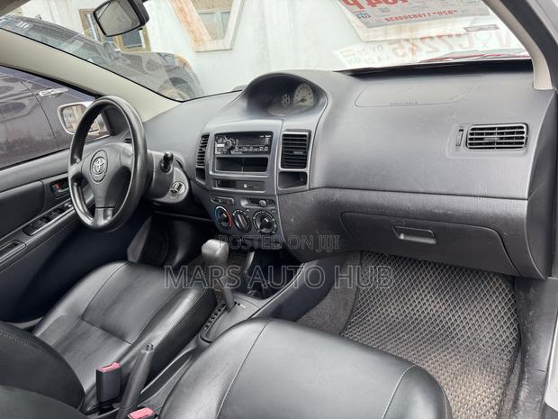 Toyota Vios 2010 Silver