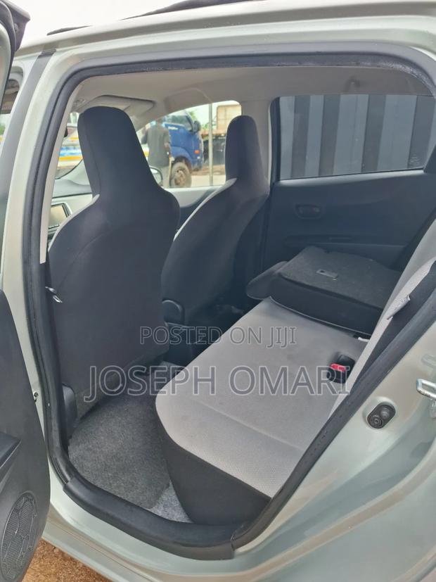 Toyota Vitz 1.3 AWD 3dr 2011 Gray