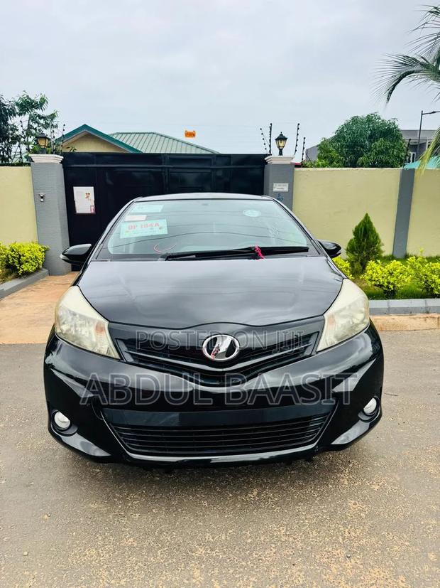 Toyota Vitz 2013 Black