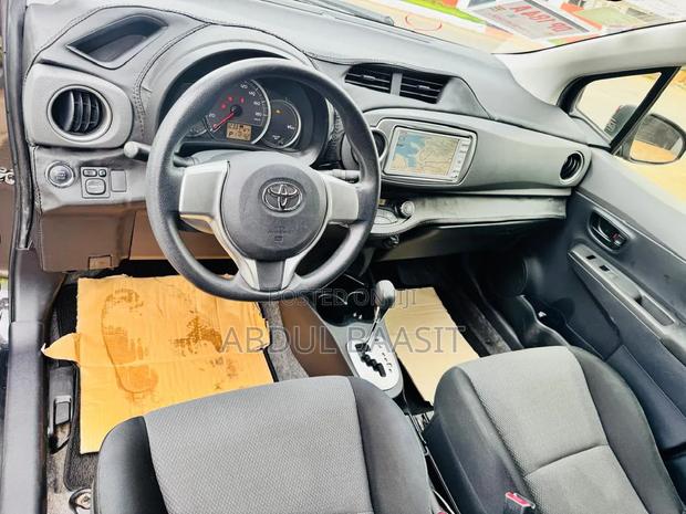 Toyota Vitz 2013 Black