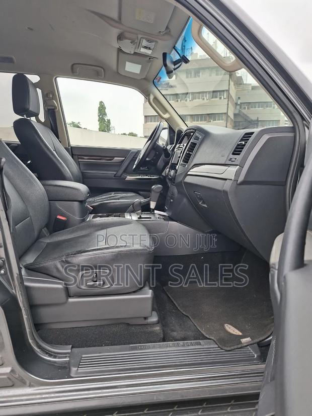 Mitsubishi Pajero 2019 Gray